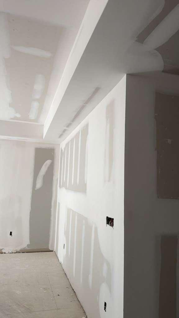 Crown molding detail